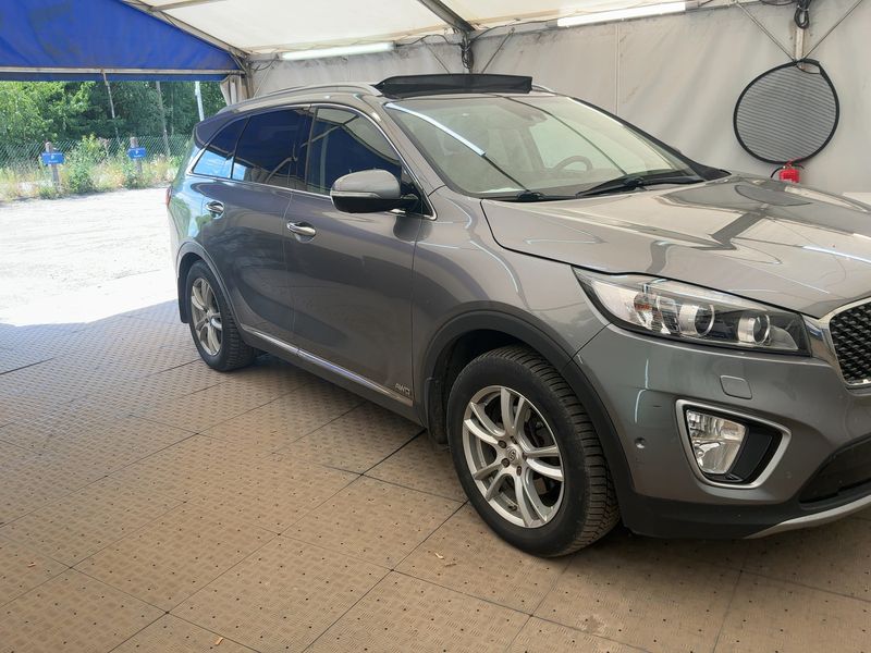 Kia Sorento 2.2 CRDi Platinum Edition 4WD — zdjęcie 8