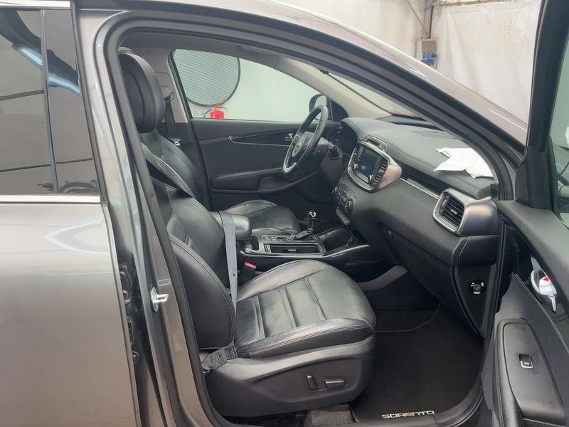 Kia Sorento 2.2 CRDi Platinum Edition 4WD — zdjęcie 11