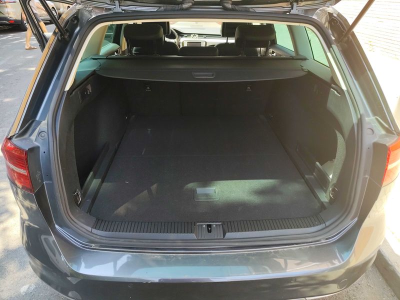 Volkswagen Passat 2.0 TDI Sport BlueMotion Tech — zdjęcie 9
