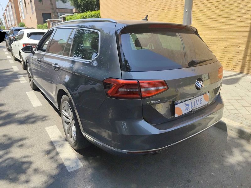 Volkswagen Passat 2.0 TDI Sport BlueMotion Tech — zdjęcie 3