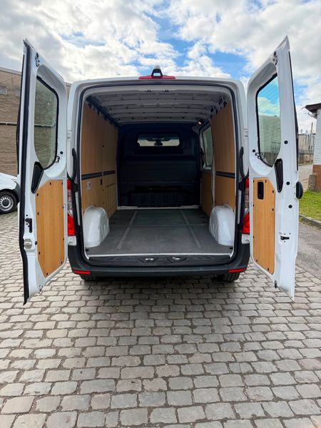 Mercedes-Benz Sprinter 215 CDI FWD L2 — zdjęcie 18