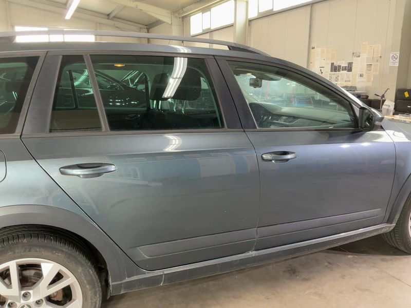Skoda Octavia 2.0 TDI Scout 4x4 2015 – снимка 10