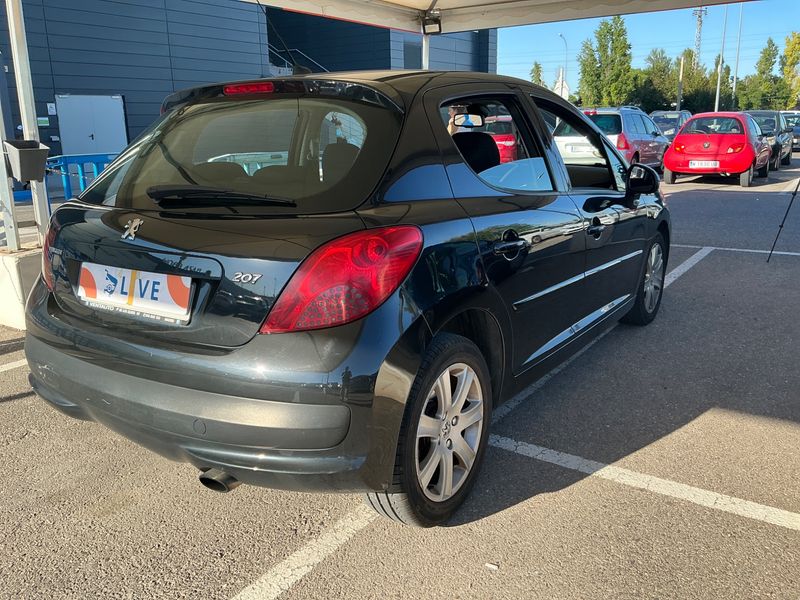 Peugeot 207 1.6 HDi XT Pack — zdjęcie 2