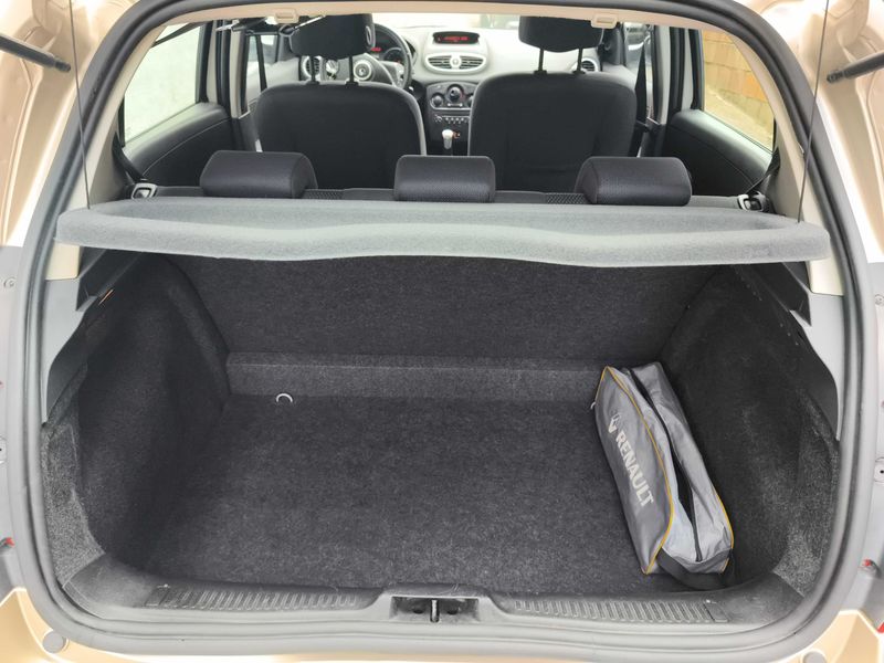 Renault Clio 1.4 Emotion — zdjęcie 9