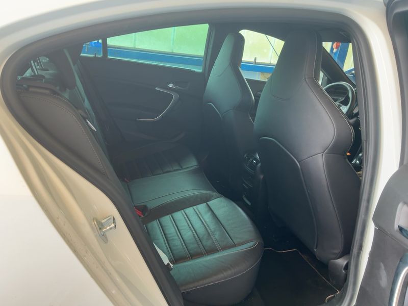 Opel Insignia 2.8 V6 Turbo OPC 4x4 — zdjęcie 14
