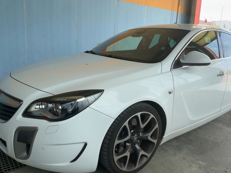 Opel Insignia 2.8 V6 Turbo OPC 4x4 — zdjęcie 2