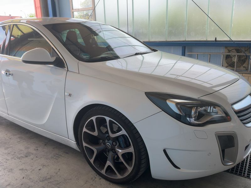 Opel Insignia 2.8 V6 Turbo OPC 4x4 — zdjęcie 8