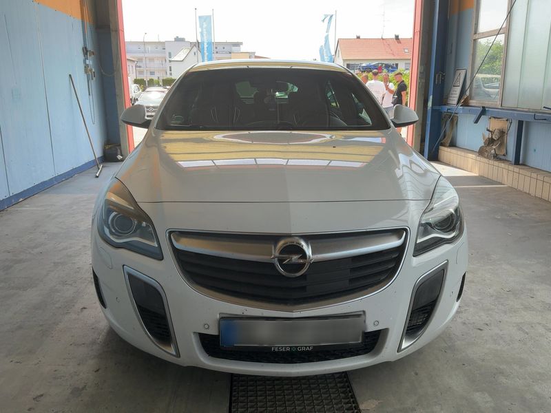 Opel Insignia 2.8 V6 Turbo OPC 4x4 — zdjęcie 9