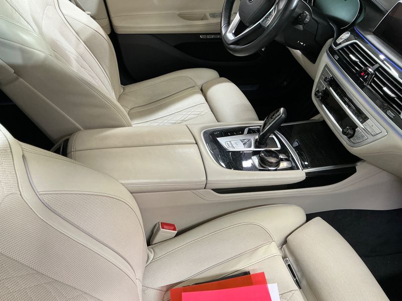 BMW 7er 750i xDrive 2016 – снимка 28