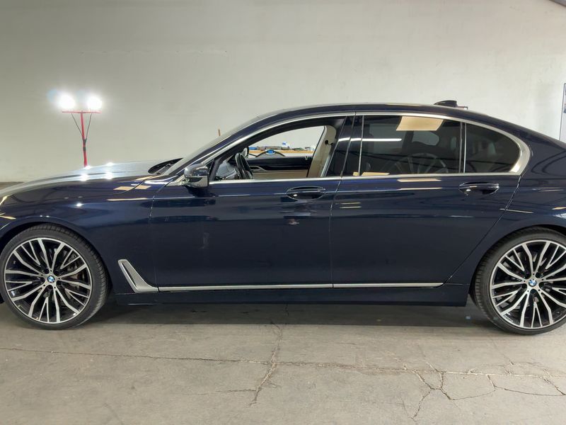 BMW 7er 750i xDrive 2016 – снимка 4