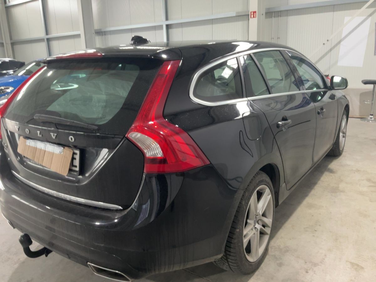 Volvo V60 2018 — photo 9