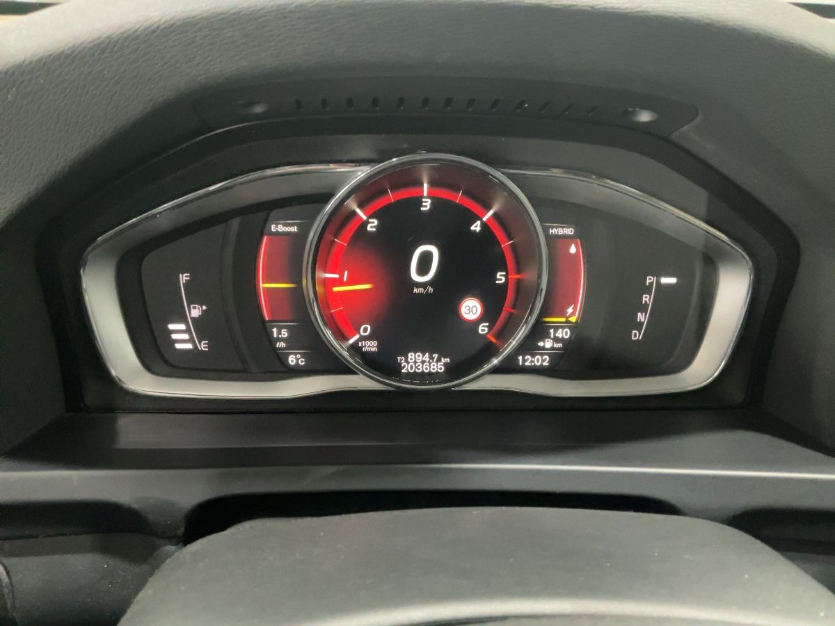 Volvo V60 2018 — photo 20