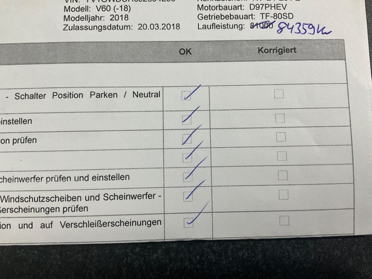 Volvo V60 2018 — photo 28