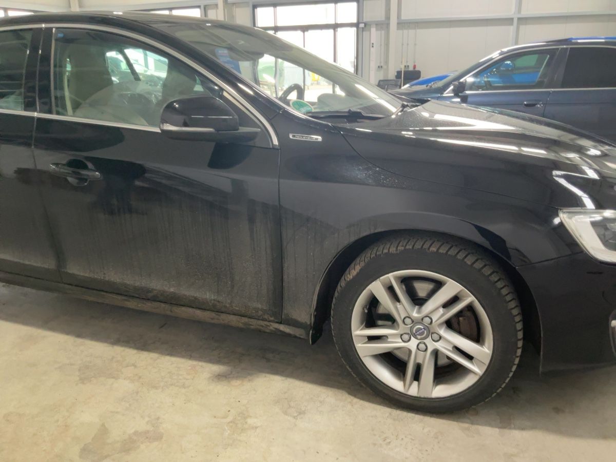 Volvo V60 2018 — photo 13