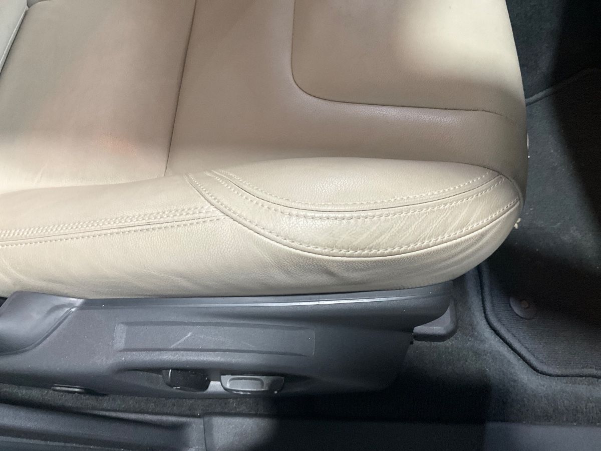 Volvo V60 2018 — photo 35