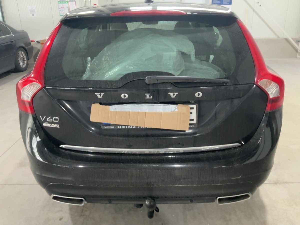 Volvo V60 2018 — photo 8