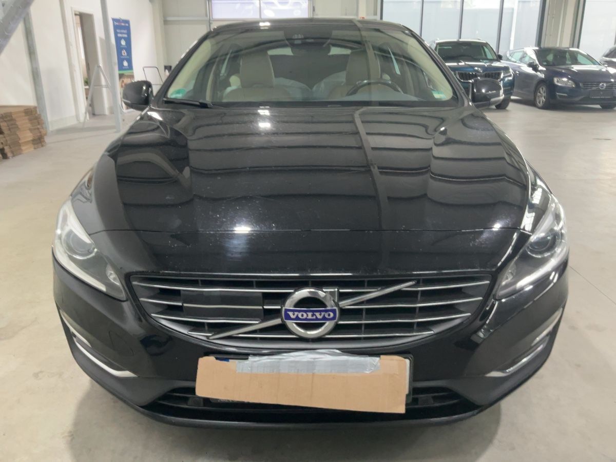 Volvo V60 2018 — photo 15