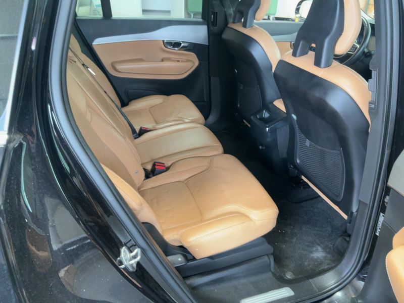 Volvo XC90 2.0 D5 Inscription AWD — zdjęcie 14