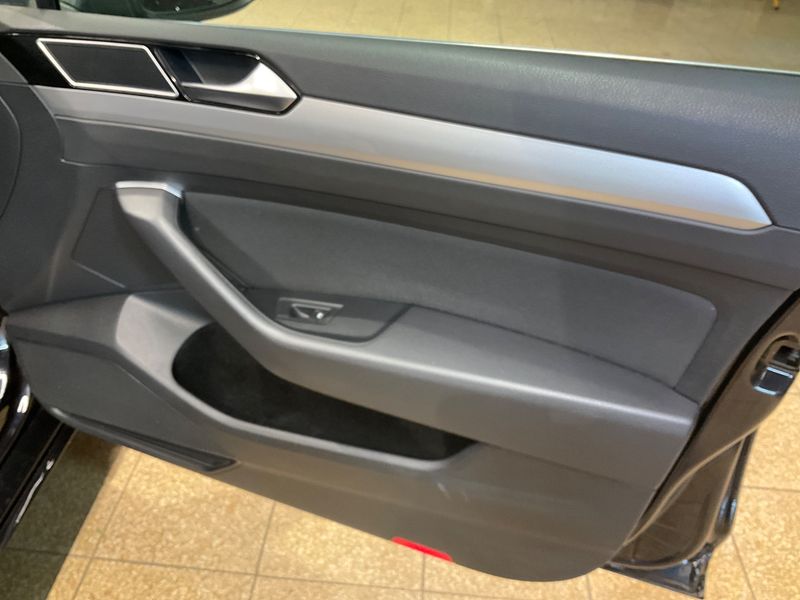 Volkswagen Passat 1.6 TDI Comfortline BlueMotion Tech 2015 – снимка 29
