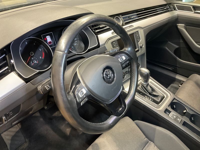 Volkswagen Passat 1.6 TDI Comfortline BlueMotion Tech 2015 – снимка 26