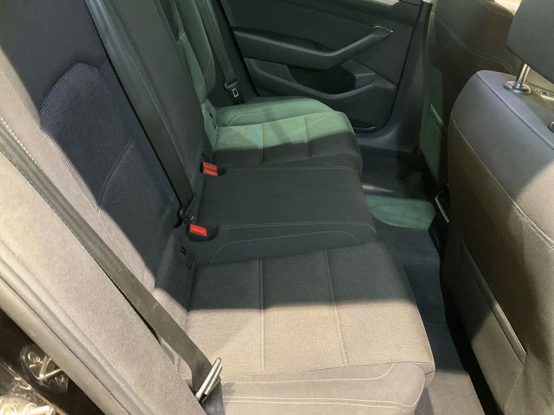 Volkswagen Passat 1.6 TDI Comfortline BlueMotion Tech 2015 – снимка 32