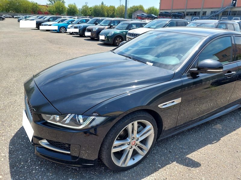Jaguar XE 20d R-Sport AWD — zdjęcie 2