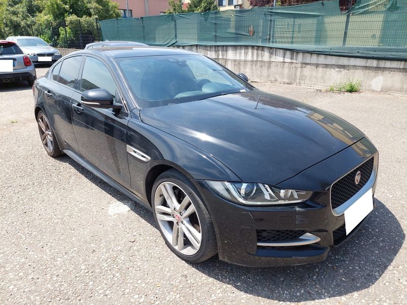 Jaguar XE 20d R-Sport AWD — zdjęcie 6