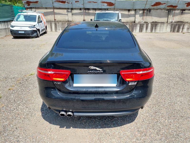 Jaguar XE 20d R-Sport AWD — zdjęcie 4