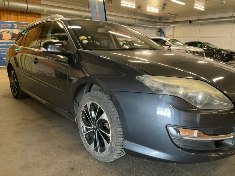 Renault Laguna 2.0 dCi BOSE Edition — zdjęcie 8