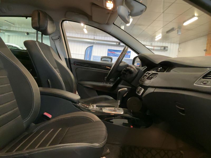 Renault Laguna 2.0 dCi BOSE Edition — zdjęcie 11