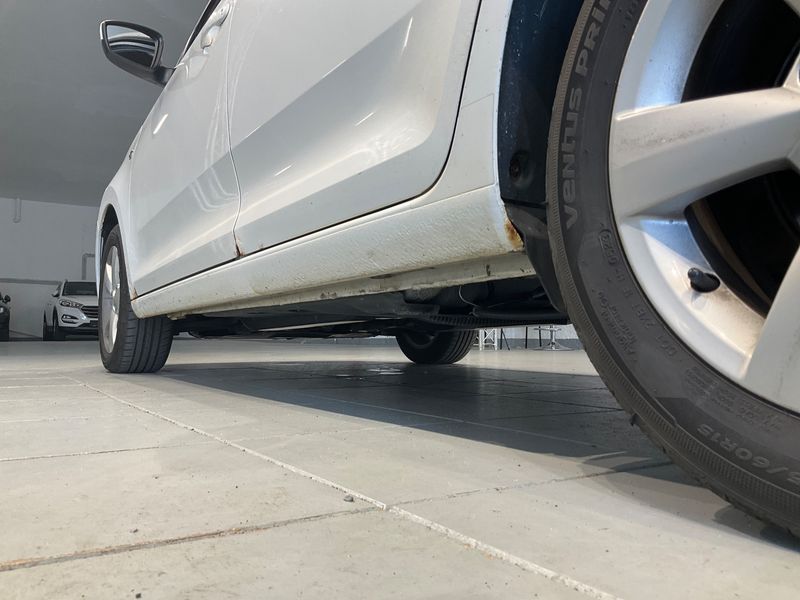 Skoda Rapid Spaceback 1.6 TDI GreenLine 2014 – снимка 31