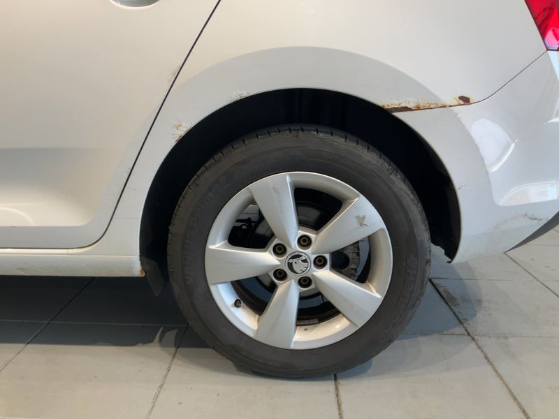 Skoda Rapid Spaceback 1.6 TDI GreenLine 2014 – снимка 5