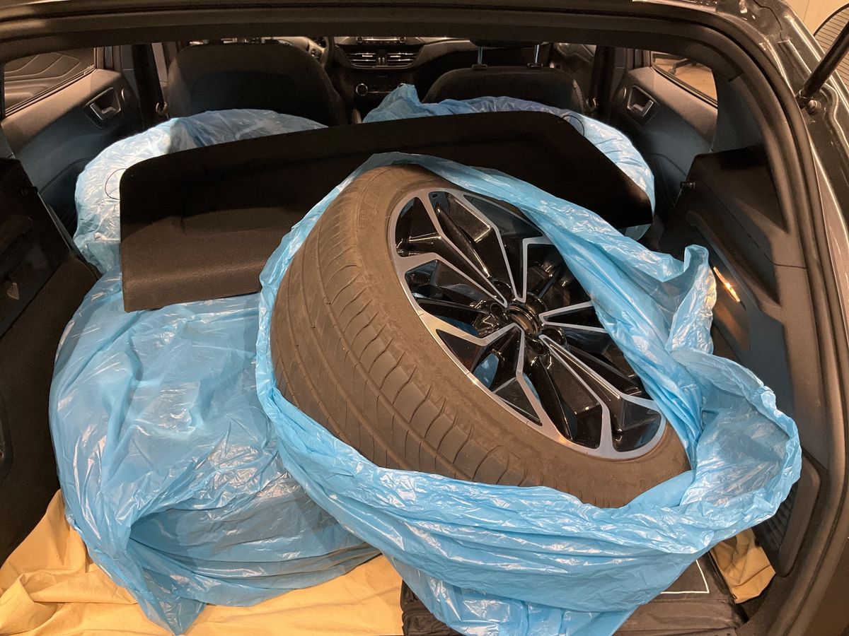 Ford Focus 2019 — photo 16