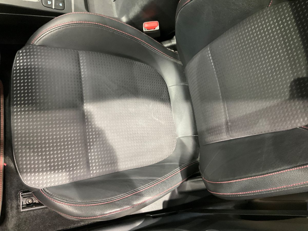 Ford Focus 2019 — photo 32