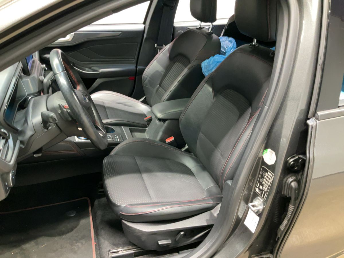 Ford Focus 2019 — photo 18