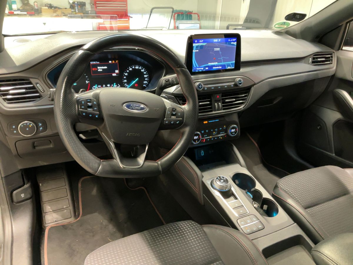 Ford Focus 2019 — photo 19