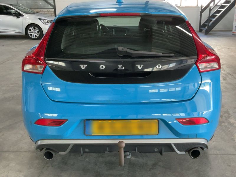 Volvo V40 1.6 D2 R-Design — zdjęcie 5