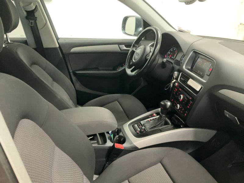 Audi Q5 2.0 TDI quattro 2012 – снимка 16