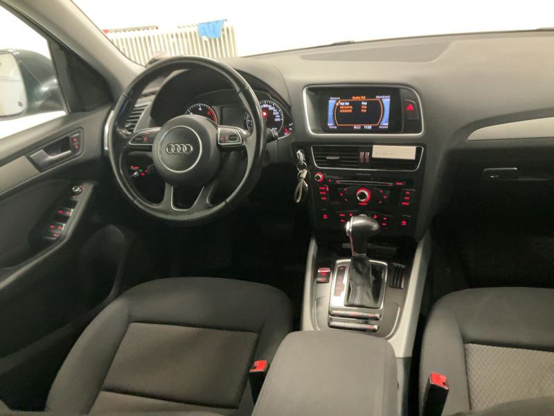 Audi Q5 2.0 TDI quattro 2012 – снимка 17