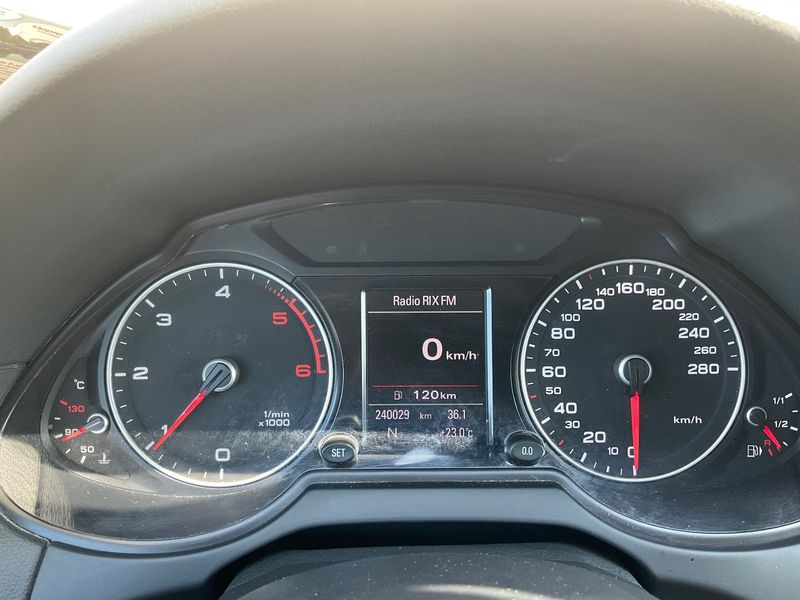 Audi Q5 2.0 TDI quattro 2012 – снимка 18