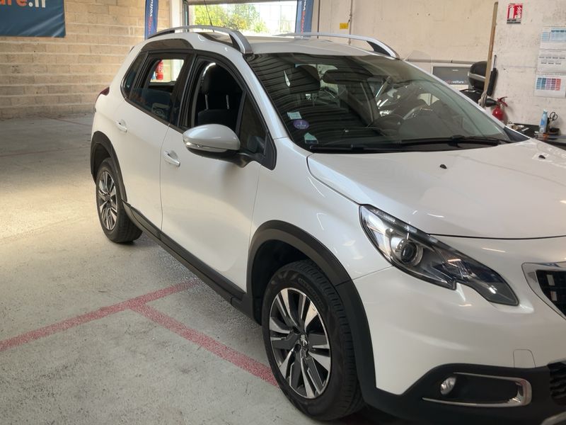 Peugeot 2008 1.2 PureTech Allure — zdjęcie 8