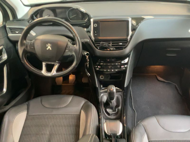 Peugeot 2008 1.2 PureTech Allure — zdjęcie 12
