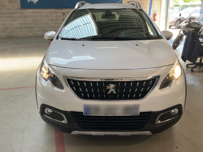 Peugeot 2008 1.2 PureTech Allure — zdjęcie 9