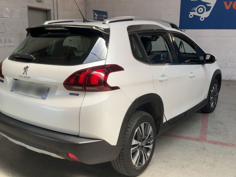 Peugeot 2008 1.2 PureTech Allure — zdjęcie 6