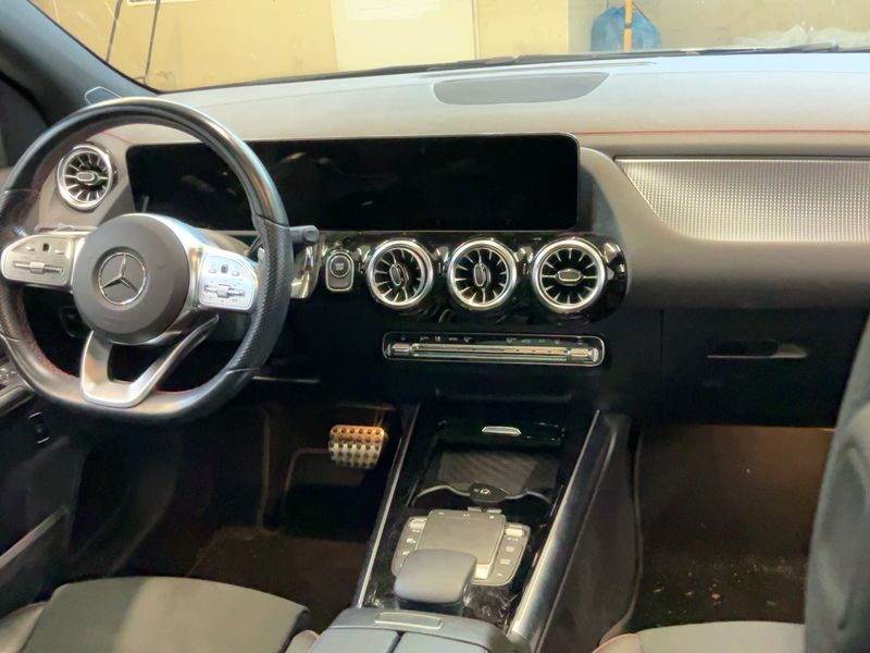 Mercedes-Benz EQA 350 4Matic AMG Line — zdjęcie 12