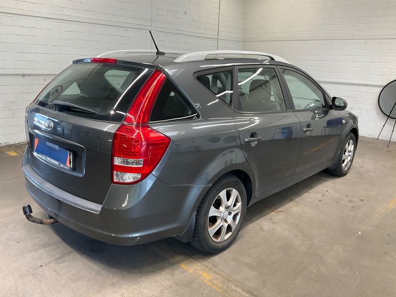 Kia cee'd 1.4 Spirit — zdjęcie 2