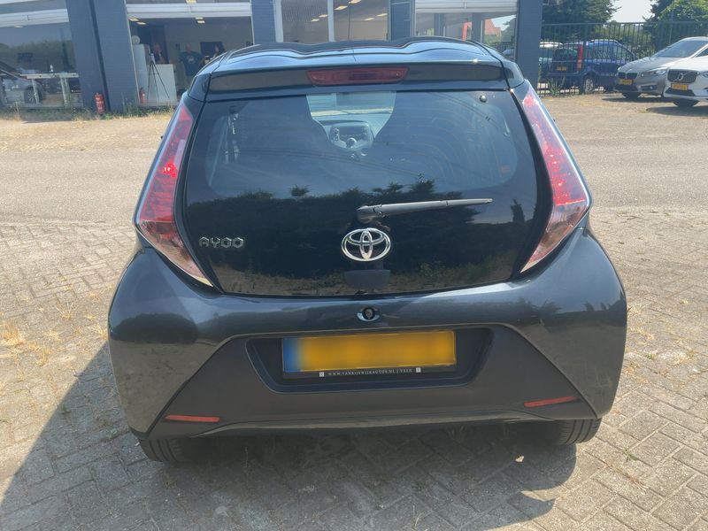 Toyota Aygo 1.0 X — zdjęcie 5