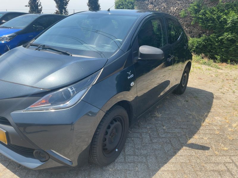 Toyota Aygo 1.0 X — zdjęcie 2