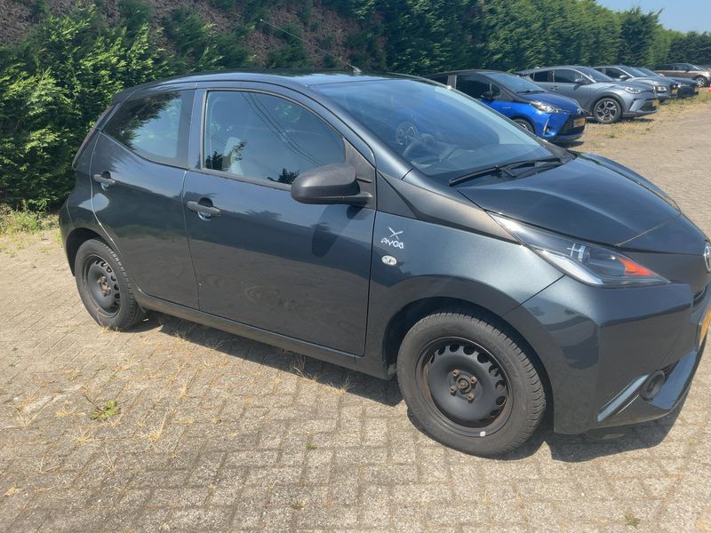 Toyota Aygo 1.0 X — zdjęcie 8