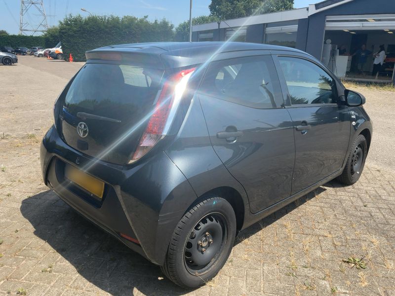 Toyota Aygo 1.0 X — zdjęcie 6